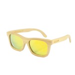 Gafas de sol de madera sunny soft tamaño completo fondo blanco